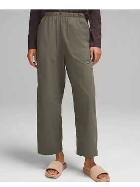 Lululemon Lightweight Mid-rise Barrel Leg Cropped Pant